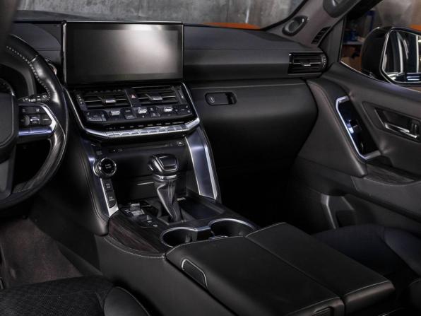 Toyota Land Cruiser 300 Series с пробегом 2021 года, цена 9 699 000 рублей, 100749 км, внедорожник, Автокод Объявления