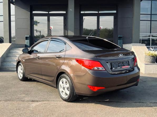 Hyundai Solaris I Рестайлинг с пробегом 2016 года, цена 900 000 рублей, 139000 км, седан, Автокод Объявления