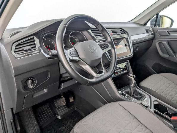 Volkswagen Tiguan II Рестайлинг с пробегом 2021 года, цена 3 650 000 рублей, 62212 км, внедорожник, Автокод Объявления