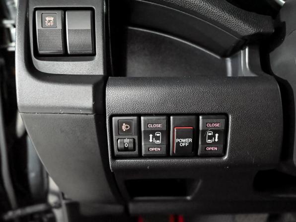 Mazda 5 II (CW) с пробегом 2013 года, цена 1 250 000 рублей, 208952 км, минивэн, Автокод Объявления