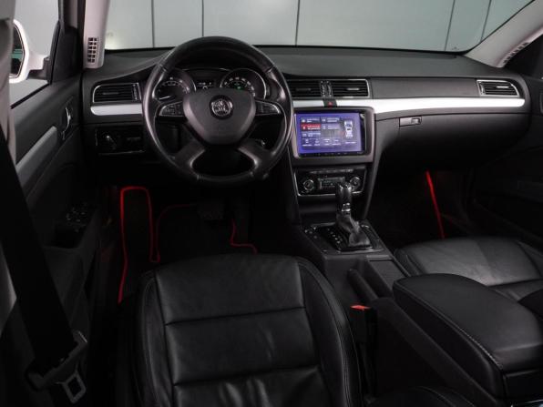 Skoda Superb II Рестайлинг с пробегом 2015 года, цена 1 199 000 рублей, 216276 км, лифтбек, Автокод Объявления