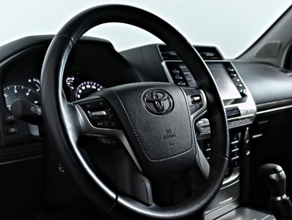 Toyota Land Cruiser Prado 150 Series Рестайлинг 3 с пробегом 2022 года, цена 6 900 000 рублей, 23220 км, внедорожник, Автокод Объявления