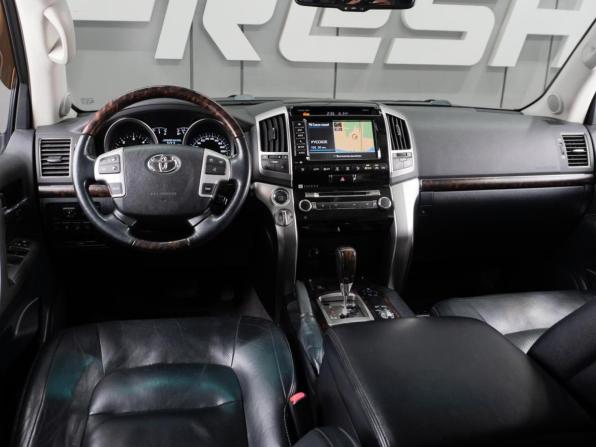 Toyota Land Cruiser 200 Series Рестайлинг 1 с пробегом 2012 года, цена 3 600 000 рублей, 227192 км, внедорожник, Автокод Объявления