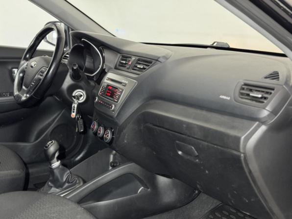 Kia Rio III Рестайлинг с пробегом 2016 года, цена 829 000 рублей, 207869 км, хэтчбек, Автокод Объявления