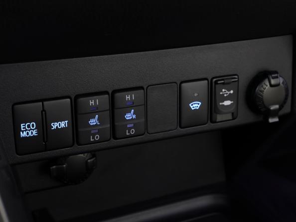 Toyota RAV4 IV (XA40) Рестайлинг с пробегом 2018 года, цена 2 759 000 рублей, 72999 км, внедорожник, Автокод Объявления