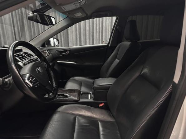 Toyota Camry VII (XV50) Рестайлинг с пробегом 2015 года, цена 1 749 000 рублей, 194000 км, седан, Автокод Объявления