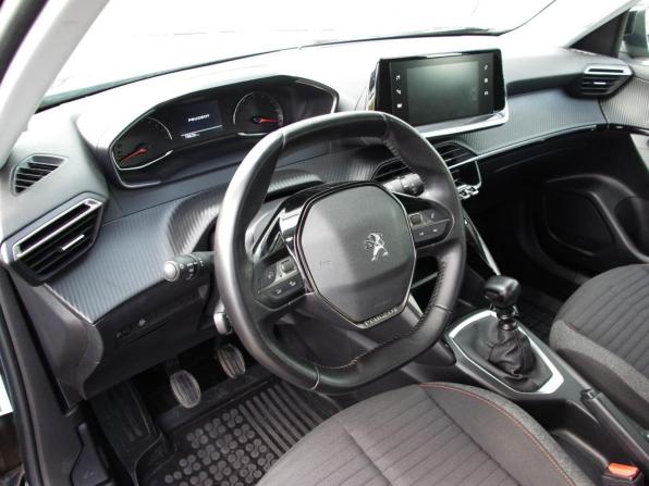 Peugeot 2008 II с пробегом 2021 года, цена 1 890 000 рублей, 77000 км, внедорожник, Автокод Объявления