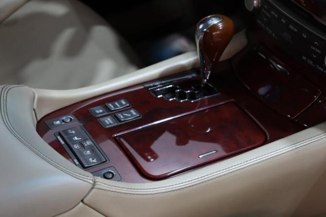 Lexus LS IV Рестайлинг с пробегом 2010 года, цена 1 700 000 рублей, 229300 км, седан, Автокод Объявления