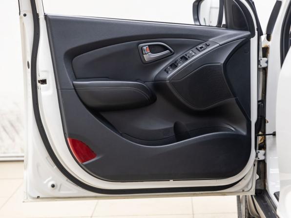 Hyundai ix35 I Рестайлинг с пробегом 2014 года, цена 1 198 000 рублей, 211823 км, внедорожник, Автокод Объявления