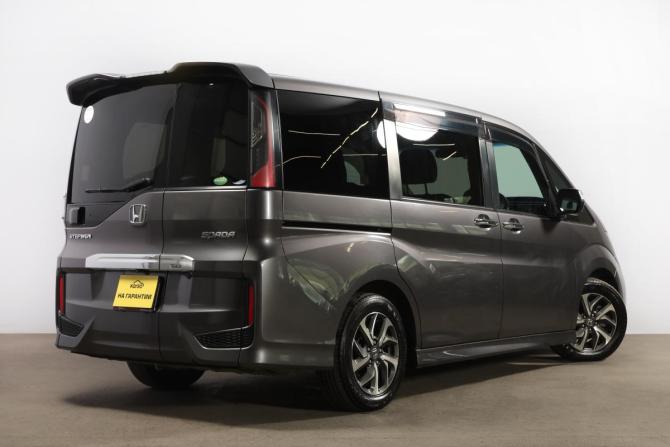 Honda Stepwgn V с пробегом 2015 года, цена 1 849 000 рублей, 130000 км, минивэн, Автокод Объявления
