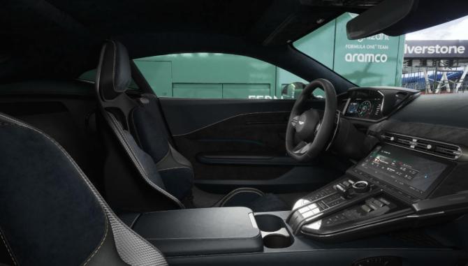 Новый Aston Martin V8 Vantage IV Рестайлинг 2025 года, цена 32 825 700 рублей, купе, Автокод Объявления