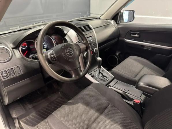 Suzuki Grand Vitara II Рестайлинг с пробегом 2010 года, цена 1 260 000 рублей, 147000 км, внедорожник, Автокод Объявления