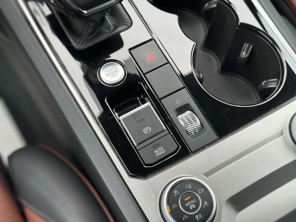 Volkswagen Touareg III с пробегом 2018 года, цена 4 439 000 рублей, 168344 км, внедорожник, Автокод Объявления
