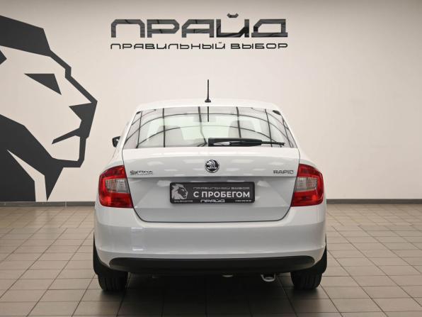 Skoda Rapid I с пробегом 2016 года, цена 930 000 рублей, 121090 км, лифтбек, Автокод Объявления