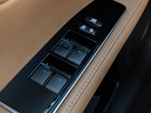 Lexus ES VI Рестайлинг с пробегом 2015 года, цена 2 440 000 рублей, 114492 км, седан, Автокод Объявления