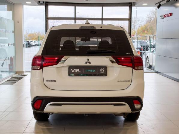Mitsubishi Outlander III Рестайлинг 3 с пробегом 2019 года, цена 2 275 000 рублей, 79271 км, внедорожник, Автокод Объявления