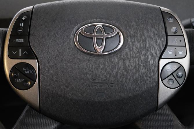 Toyota Prius II Рестайлинг (XW20) с пробегом 2008 года, цена 729 000 рублей, 321000 км, лифтбек, Автокод Объявления