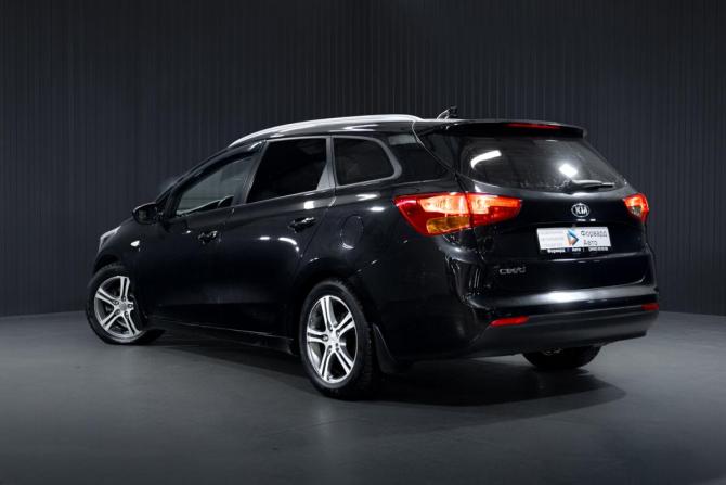 Kia Ceed II Рестайлинг с пробегом 2017 года, цена 1 249 000 рублей, 106600 км, универсал, Автокод Объявления