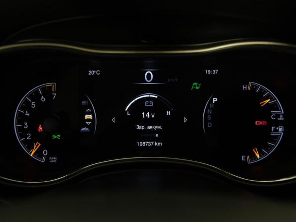 Jeep Grand Cherokee IV (WK2) Рестайлинг с пробегом 2013 года, цена 1 959 000 рублей, 198732 км, внедорожник, Автокод Объявления