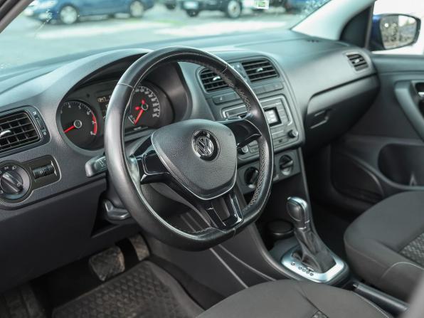 Volkswagen Polo V Рестайлинг с пробегом 2018 года, цена 1 359 000 рублей, 107343 км, седан, Автокод Объявления