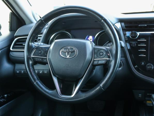 Toyota Camry VIII (XV70) с пробегом 2019 года, цена 3 300 000 рублей, 105673 км, седан, Автокод Объявления
