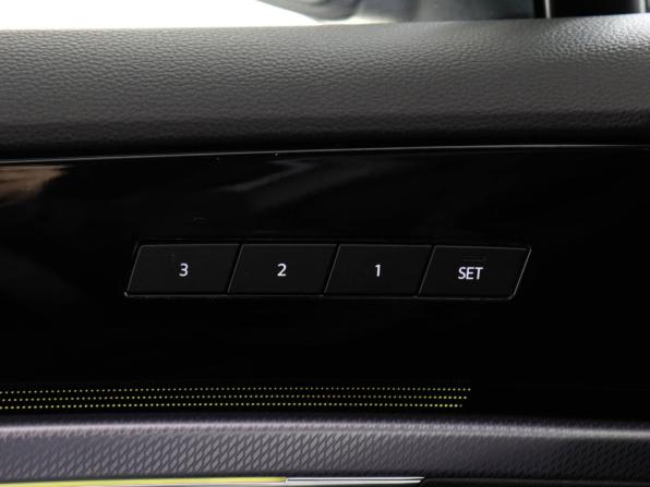 Volkswagen Touareg III с пробегом 2022 года, цена 8 100 000 рублей, 54768 км, внедорожник, Автокод Объявления