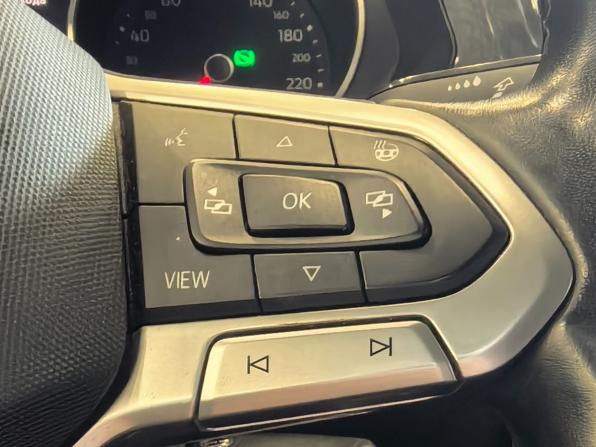 Volkswagen Tiguan II Рестайлинг с пробегом 2021 года, цена 2 199 000 рублей, 118032 км, внедорожник, Автокод Объявления
