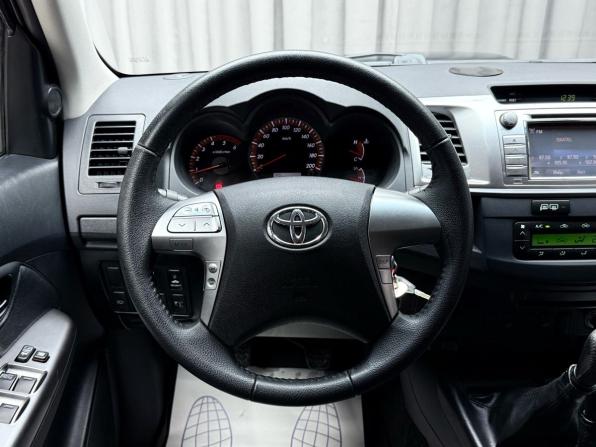 Toyota Hilux VII Рестайлинг с пробегом 2014 года, цена 2 399 000 рублей, 187205 км, пикап, Автокод Объявления