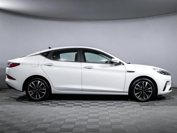JAC J7 I с пробегом 2023 года, цена 1 370 000 рублей, 42000 км, лифтбек, Автокод Объявления