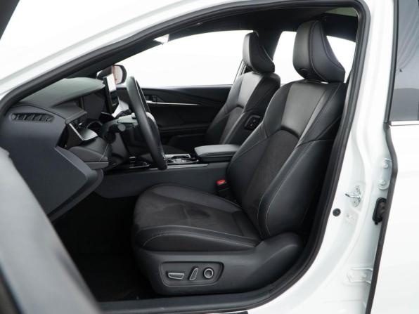 Toyota Camry IX (XV80) China Market с пробегом 2024 года, цена 3 642 999 рублей, 15555 км, седан, Автокод Объявления