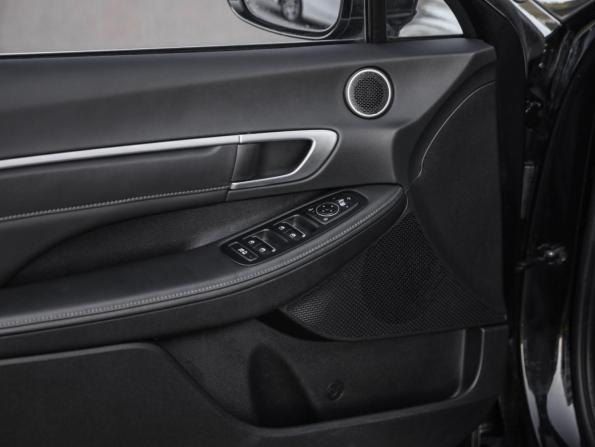 Hyundai Sonata VIII (DN8) Рестайлинг с пробегом 2024 года, цена 3 099 000 рублей, 22752 км, седан, Автокод Объявления