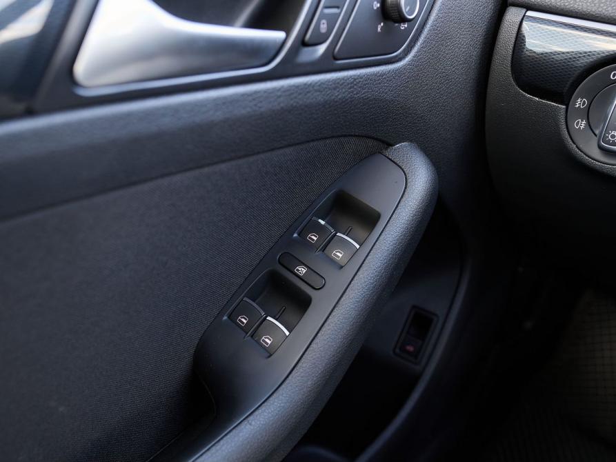 Volkswagen Jetta VI Рестайлинг Казань  - изображение 12