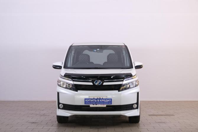 Toyota Voxy III (R80) с пробегом 2014 года, цена 2 129 000 рублей, 150000 км, минивэн, Автокод Объявления