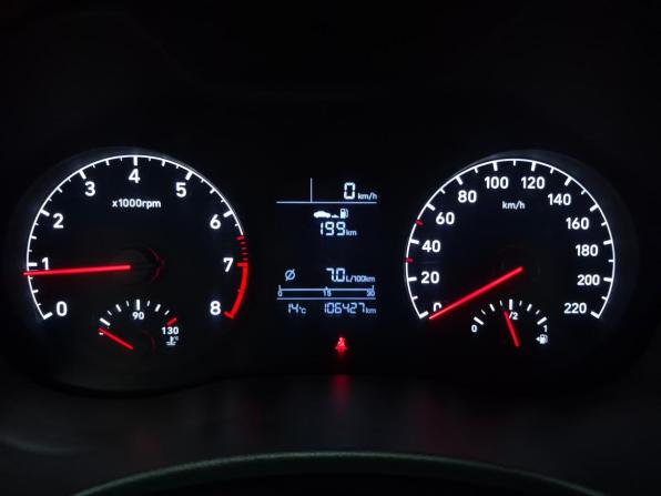 Hyundai Solaris II с пробегом 2017 года, цена 1 070 000 рублей, 106426 км, седан, Автокод Объявления