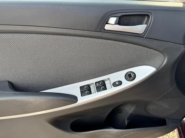 Hyundai Solaris I с пробегом 2013 года, цена 680 000 рублей, 178243 км, седан, Автокод Объявления