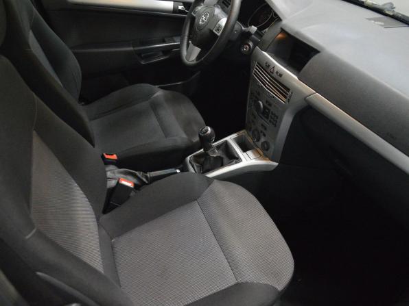 Opel Astra H Рестайлинг с пробегом 2011 года, цена 310 000 рублей, 285260 км, седан, Автокод Объявления