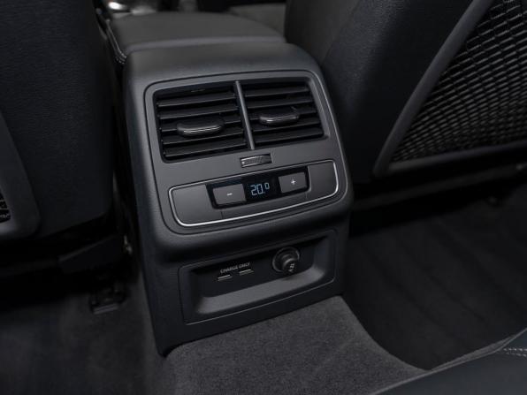 Audi A4 V (B9) Рестайлинг с пробегом 2020 года, цена 3 530 000 рублей, 52056 км, седан, Автокод Объявления