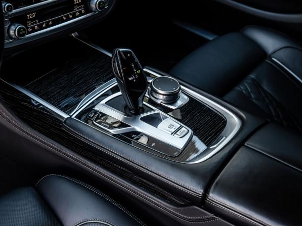 BMW 7 серии VI (G11/G12) Рестайлинг с пробегом 2021 года, цена 6 700 000 рублей, 126091 км, седан, Автокод Объявления