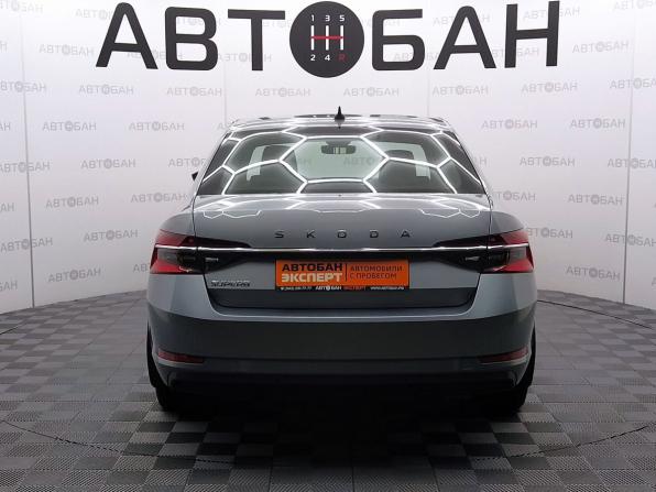 Skoda Superb III Рестайлинг с пробегом 2021 года, цена 2 489 000 рублей, 161797 км, лифтбек, Автокод Объявления