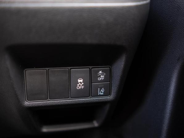 Honda Stepwgn V с пробегом 2015 года, цена 2 299 000 рублей, 105093 км, минивэн, Автокод Объявления