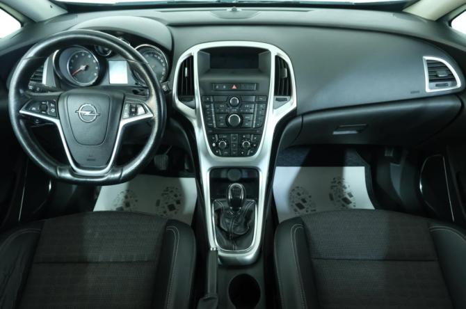 Opel Astra J Рестайлинг с пробегом 2013 года, цена 939 000 рублей, 298000 км, хэтчбек, Автокод Объявления