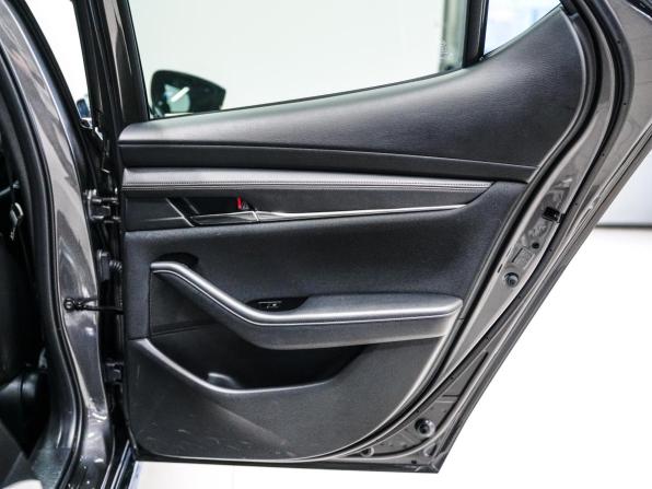 Mazda 3 IV (BP) с пробегом 2019 года, цена 1 710 000 рублей, 57889 км, хэтчбек, Автокод Объявления