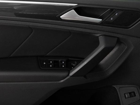 Volkswagen Tiguan II Рестайлинг с пробегом 2020 года, цена 2 850 000 рублей, 135875 км, внедорожник, Автокод Объявления