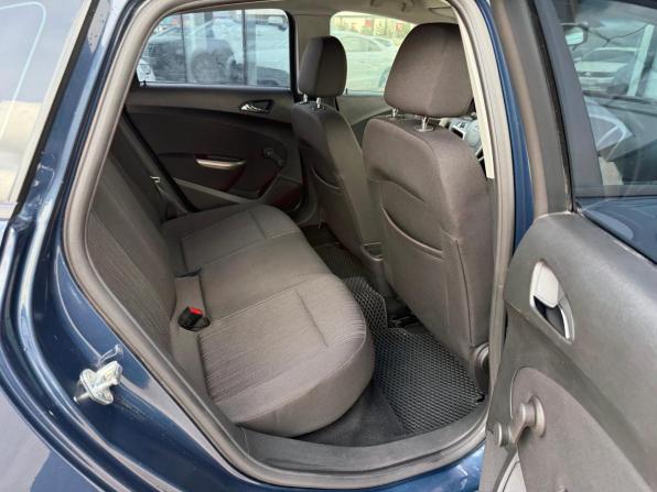 Opel Astra J с пробегом 2010 года, цена 641 000 рублей, 194532 км, хэтчбек, Автокод Объявления