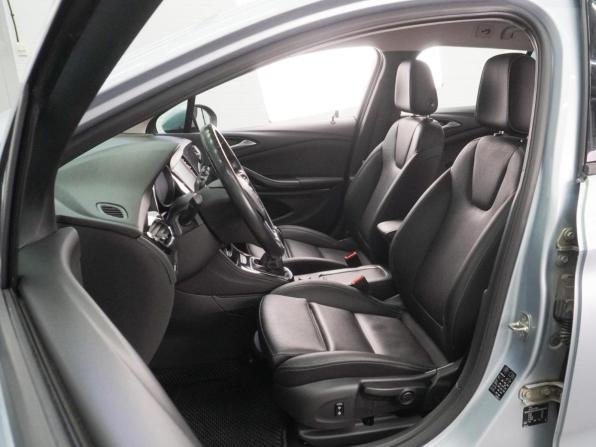 Opel Astra K с пробегом 2019 года, цена 1 374 000 рублей, 202539 км, универсал, Автокод Объявления