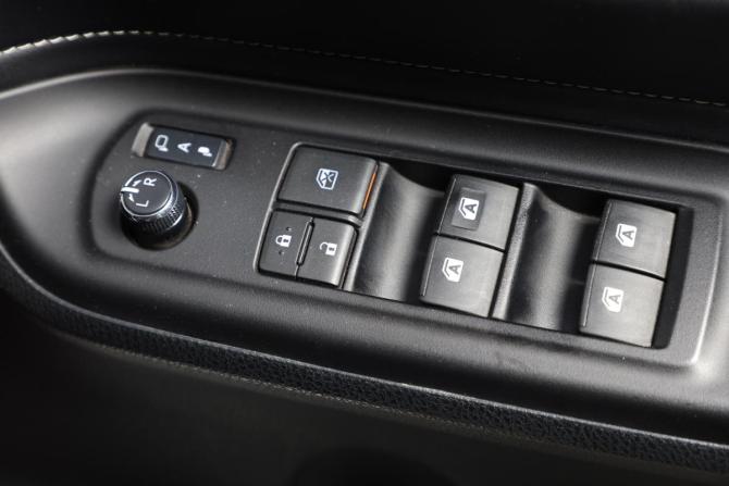 Toyota Esquire I с пробегом 2015 года, цена 2 149 000 рублей, 133007 км, минивэн, Автокод Объявления