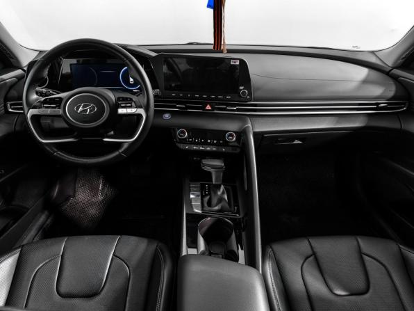 Hyundai Elantra VII (CN7) с пробегом 2022 года, цена 2 200 000 рублей, 46030 км, седан, Автокод Объявления