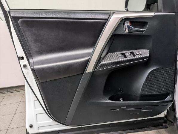 Toyota RAV4 IV (XA40) с пробегом 2015 года, цена 2 000 000 рублей, 175987 км, внедорожник, Автокод Объявления