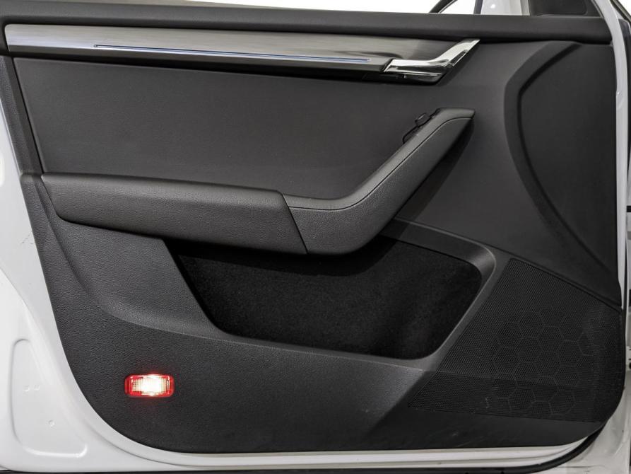 Skoda Octavia III (A7) Рестайлинг Москва  - изображение 19