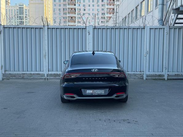 Hyundai Grandeur VI Рестайлинг с пробегом 2020 года, цена 2 199 000 рублей, 128989 км, седан, Автокод Объявления